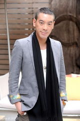 组图：苍井空麦浚龙宣传新片 两人眼神暧昧频互动