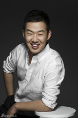 组图：童振军写真曝光展阳光型男范儿