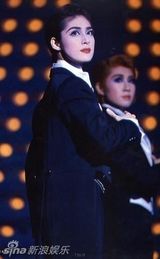 组图：天海佑希46岁生日 宝冢男角剧照大放送