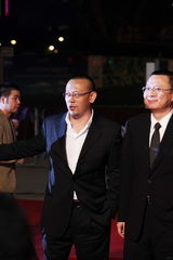 高清图：亚太电影大奖红毯 姜文一袭黑装亮相