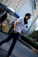 组图：邬君梅纽约街头 展现低调式“中国美丽”