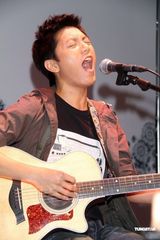 幻灯：韦礼安未发片气势惊人 受访难掩紧张生涩