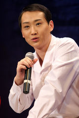 组图：新《雷雨》进京 繁漪变艳丽衬托悲剧人生