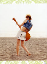 组图：佐佐木希写真集风格多变