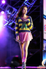 组图：严爵飚高音 与潘玮柏卢广仲接力开唱