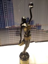 组图：蔡少芬带两女为张晋庆功 全家温馨合影