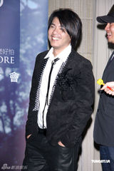 幻灯图：阿杜暌违三年再战歌坛 证明自己勇者无惧