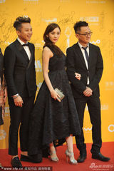 组图：邓超挑染金发亮眼 《分手大师》全组搞怪