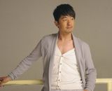 幻灯图：郭晓冬拍休闲大片 称走过浮华踏入青云间