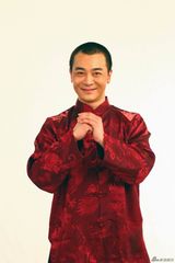 高清图：吴樾偷闲拍拜年短片 “悟空”亲切近人