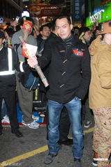 组图：谢天华欧阳靖香港街头谢观众