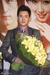 组图：左小青胡歌韩栋白冰主演《苦咖啡》上海开机