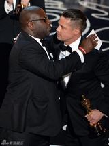 组图：奥斯卡皮特吻猛男 劳伦斯没得奖就用抢