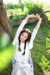 组图：杜晓婷阳光写真曝光 清新气质富感染力