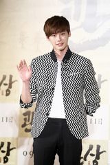 独家高清：《观相》大牌云集 李钟硕首演古装戏