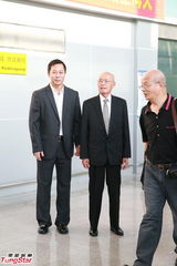 组图：郭晶晶南沙婚宴 宾客陆续出闸口