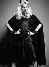 组图：超模杰西卡-史丹杂志写真化身性感魔女