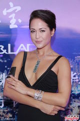 组图：周汶锜终认法国成婚 祝福妹妹觅得好归宿