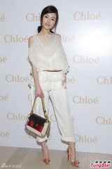 组图：文咏珊吴千语均着白裙 与江若琳同场比拼