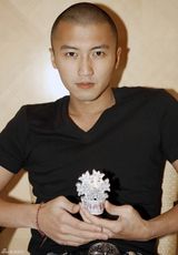 高清组图：《十月围城》群星拍大片送圣诞祝福