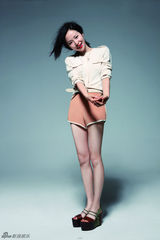 组图：江一燕《BQ》杂志写真 混搭着装烈焰红唇