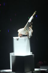 组图：郭富城个唱变型金刚舞台华丽震撼