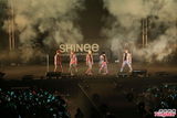 组图：韩国组合SHINee花衫开唱 台上劲歌热舞