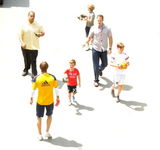 组图：贝克汉姆带三子玩球 父子享受运动乐趣