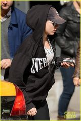 组图：斯嘉丽约翰逊分手后首露面 素颜墨镜躲镜头