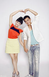 组图：海陆李佳航拍写真送祝福 戏里戏外默契十足