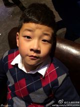 组图：石头理发大玩洗剪吹 龙抬头变身帅气萌男