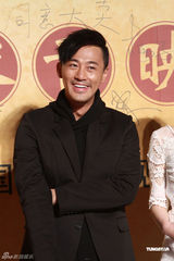 组图：《白蛇传说》首映 杨子扬言票房三亿不封顶