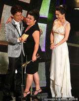 组图：金钟奖现场林美秀荣膺迷你剧集女主角