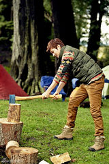 组图：李敏镐新西兰拍写真 爽朗笑容展阳光魅力