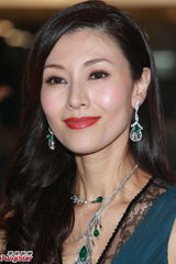 组图：李嘉欣性感亮相优雅妩媚