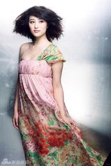 组图：李欣汝梦幻亮丽写真 风格独具飘逸灵动