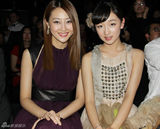 组图：林鹏优雅亮相颁奖礼 与李连杰亲密交谈