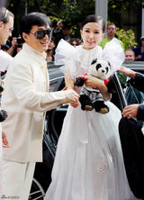 《十二生肖》赴多伦多 姚星彤公主白裙被赞迷人