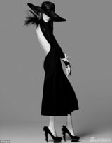 组图：肯达尔写真秀长腿 金-卡戴珊高呼嫉妒