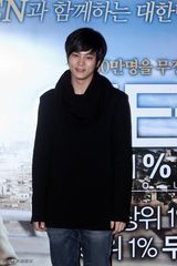 组图：众韩星亮相法国电影《Untouchable》首映式