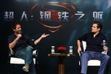 组图：《超人》上海造势 男主角卡维尔等到场