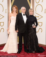 组图：86届奥斯卡红毯星光闪耀 高贵与奇葩并存