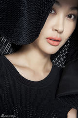 组图：李菲儿黑白梦幻大片颠覆造型