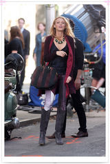 组图：布莱克-莱弗利现身片场潮装抢眼