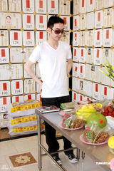 幻灯图集：肥肥沈殿霞生忌 好友陈淑芬等拜祭