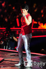 组图：神话首尔开唱亚巡圆满落幕 展不变风采