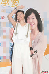 组图：孙燕姿产后捞金白衣裤裙保养得宜