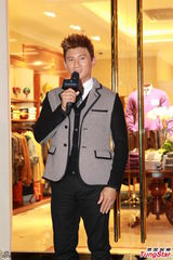 组图：吴奇隆白百何站台捞金 着装默契似情侣