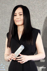 组图：江蕙预告将会退休 闻故乡支持泪眼道歉