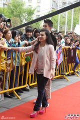 组图：萧蔷杨丽菁拼身材 张柏芝缺席受伤成谜